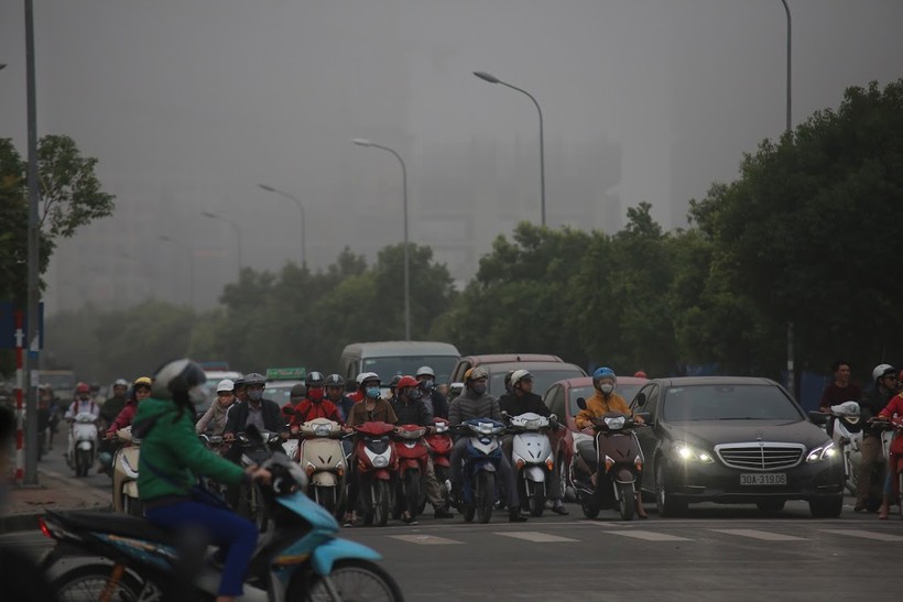 Người dân dùng nhiều biện pháp bảo hộ vì lo ngại mức độ ô nhiễm không khí.