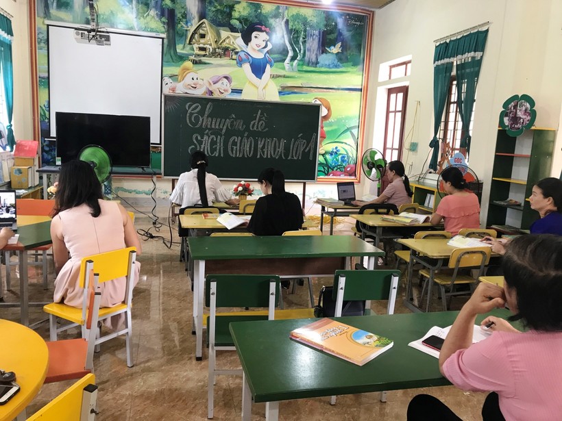 Các buổi tập huấn trực tiếp tại các trường tiểu học ở Thạch Hà.
