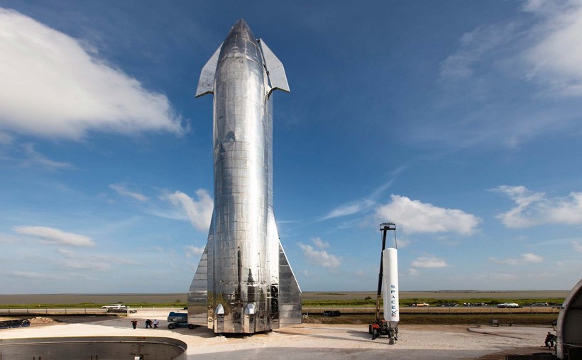  Tàu vũ trụ Starship của SpaceX chuẩn bị thực hiện chuyến bay thử nghiệm khứ hồi đầu tiên.