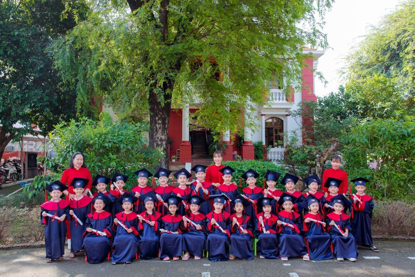 Học sinh khối Preschool tại Trường Mầm non Quốc tế Saigon Academy chụp Kỷ yếu kết thúc năm học.