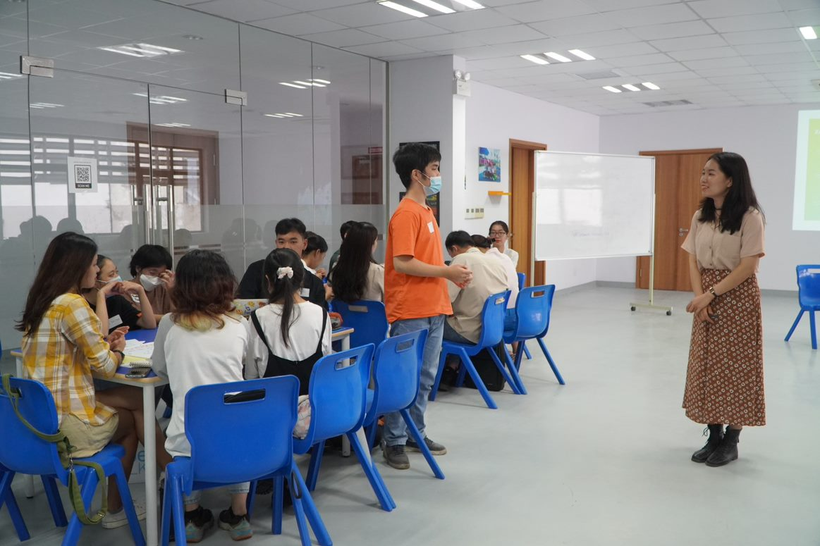 Thanh niên tham gia tập huấn kỹ năng truyền thông môi trường của Quỹ Vì tầm vóc Việt ảnh 1