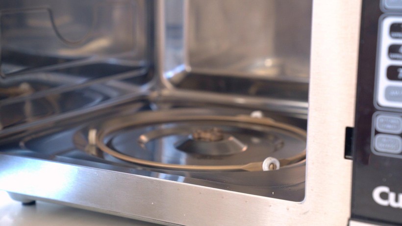 Cách làm sạch 3 vật dụng bẩn nhất trong bếp nhà bạn - Ảnh 7.
