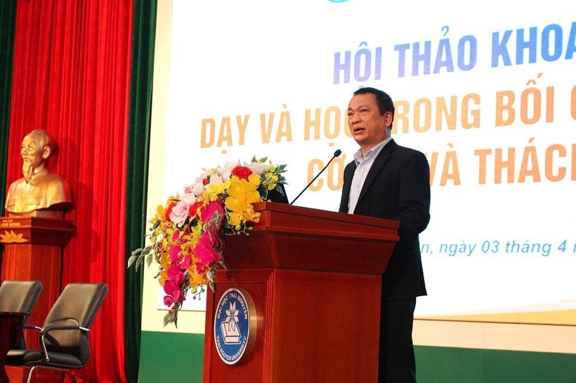 GS.TS Phạm Hồng Quang, Bí thư Đảng uỷ, Chủ tịch Hội đồng Đại học Thái Nguyên phát biểu tại Hội thảo.