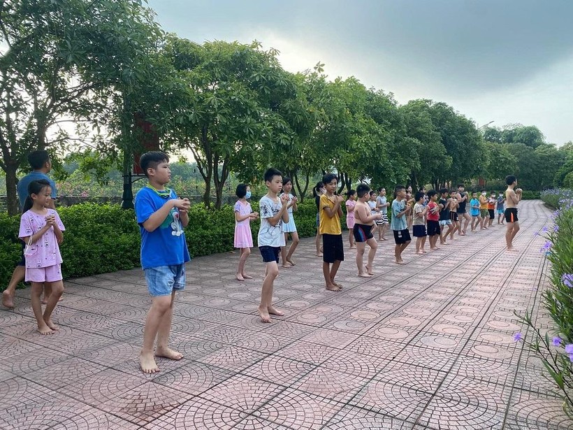 Thái Nguyên: Khai mạc lớp dạy bơi miễn phí cho trẻ em  ảnh 1