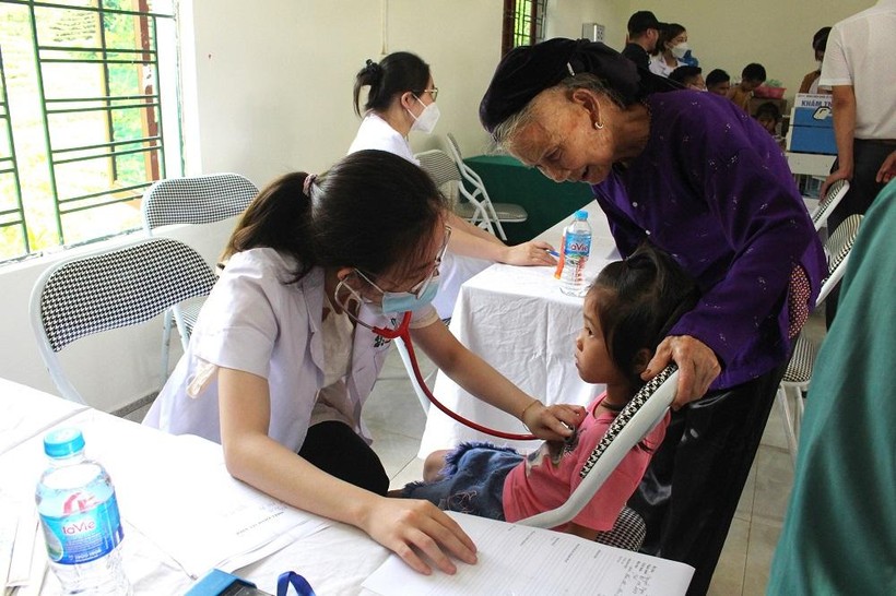 Chia sẻ niềm vui - tiếp sức em tới trường tại điểm trường MN Phú đô 2 ảnh 4