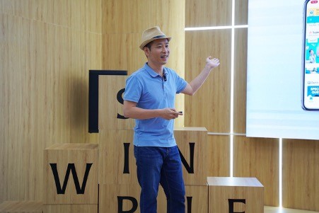 Anh Nguyễn Tiến Dũng, CEO và nhà sáng lập AWING chia sẻ trong buổi tọa đàm nằm trong chuỗi hoạt động The Changemakers Series do Swinburne Việt Nam tổ chức.