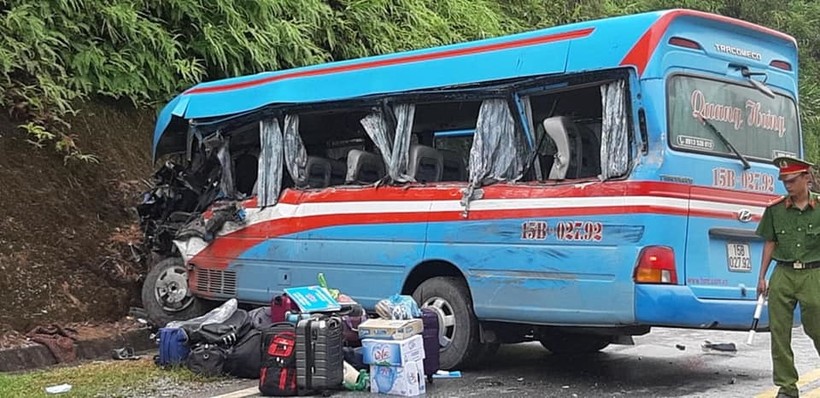 Vụ tai nạn xảy ra chiều nay  (23/7) đã khiến hai giáo viên của Trường Tiểu học Lê Hồng Phong (quận Ngô Quyền) thiệt mạng