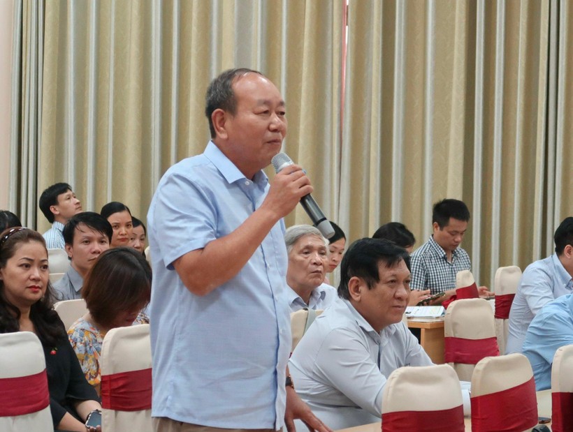 Thứ trưởng Nguyễn Hữu Độ làm việc với Hội đồng thẩm định SGK lớp 8 ảnh 2