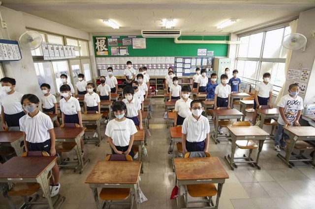 Nhiều trường học ở Nhật đã mở cửa trở lại sau kỳ nghỉ hè rút ngắn