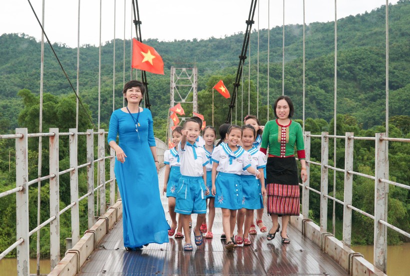 Năm học 2020 - 2021, học sinh điểm lẻ Chôm Lôm sẽ nhập về trường chính Tiểu học Lạng Khê (Con Cuông, Nghệ An)