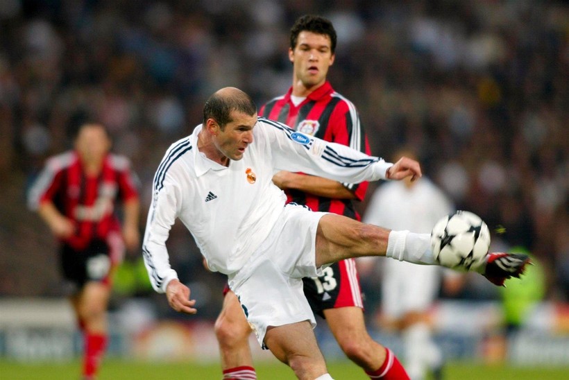 Phần “quỷ dữ” của huyền thoại bóng đá Zinedine Zidane